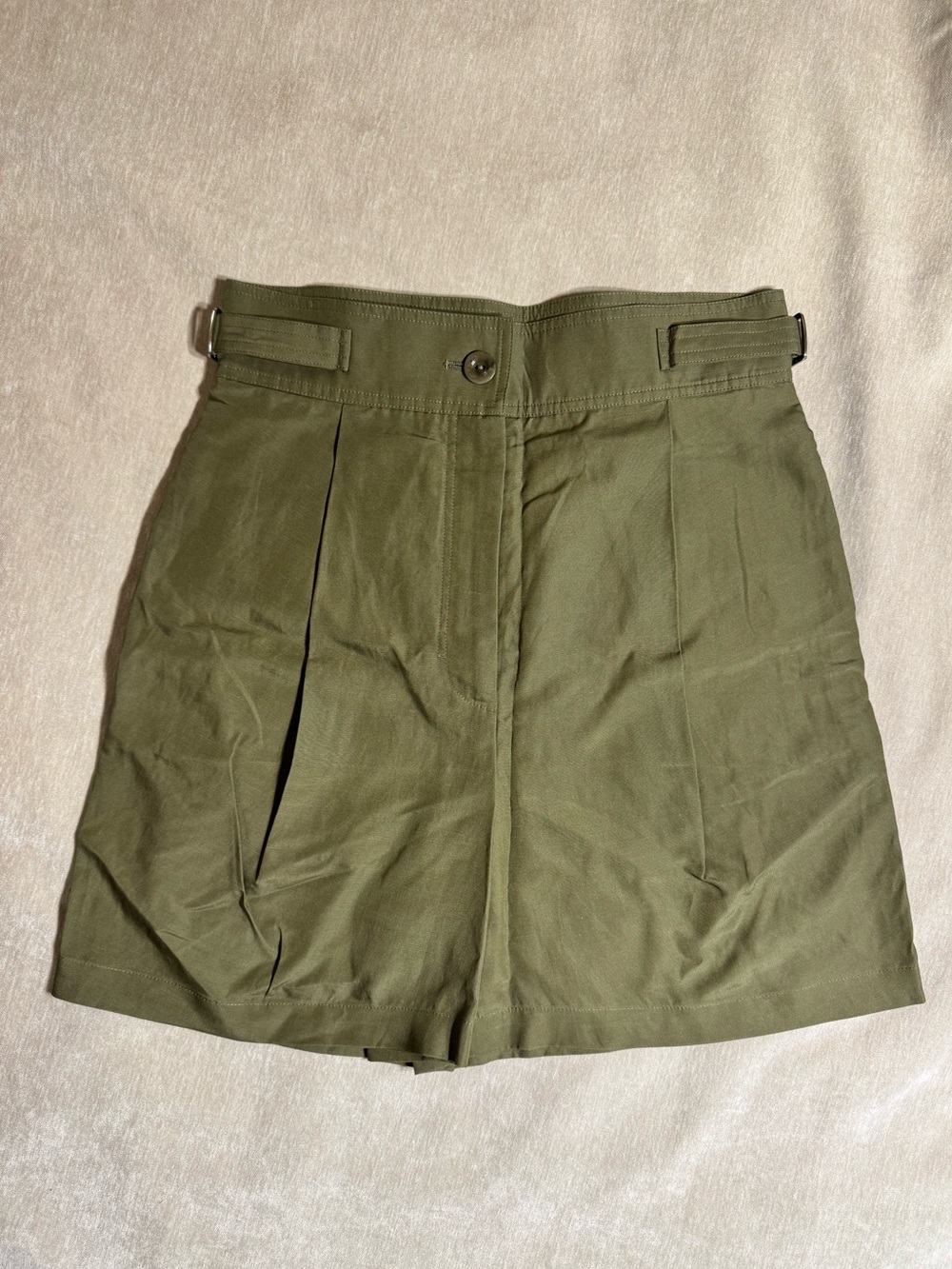 COS high waisted, pleated shorts